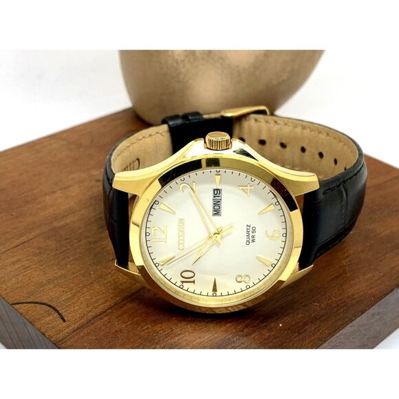 Citizen Gold and White Men's Watch - Picture 8 of 15